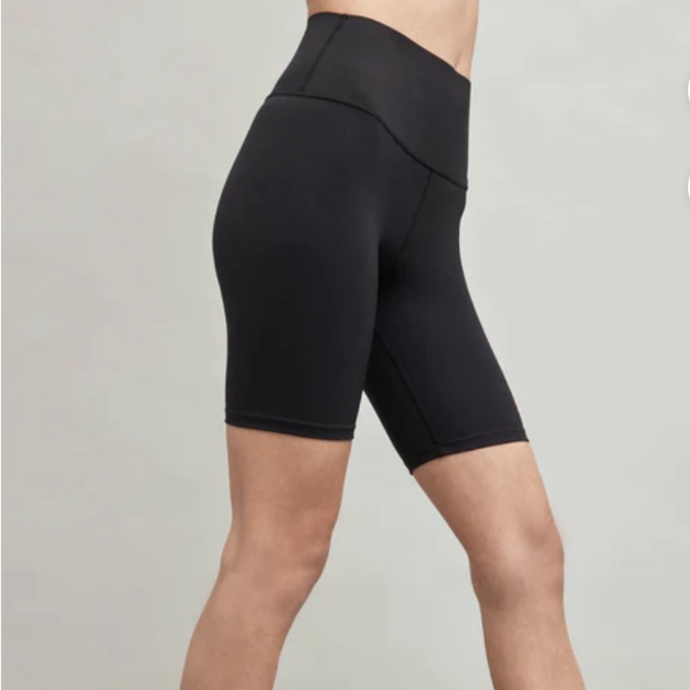 Carbon38 High Rise Biker Short in Diamond Compression XS